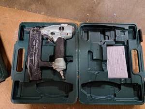 lot 5425 image: Nail Gun