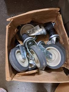 lot 5465 image: Lot of Casters