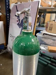 lot 7002 image: Oxygen Tank 3 Gallon
