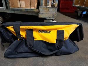 lot 7036 image: Dewalt Bag