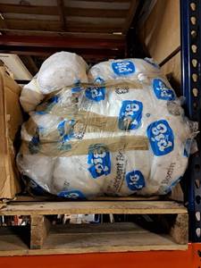 lot 7038 image: Pig Oil absorbent spill containment boom, and 10 feet long, 4 pack