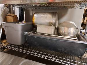 lot 7043 image: Lot of Restaurant Supplies ( Drop Well Pans, Busser Tots)