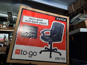 lot 6507 image: Ruvia Black Office Chair