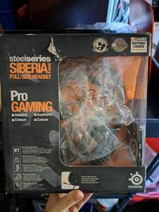 lot 6509 image: Steel Series Gaming Headset