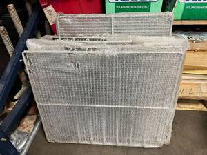lot 6522 image: Commercial kegerator beverage beer fridge display shelves- m5a