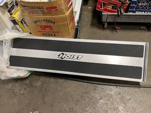 lot 4024 image: Hoist heavy steel dumbbell weight shelf