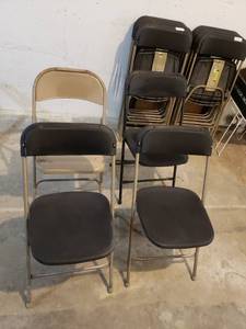 lot 8683 image: set 4 folding chairs