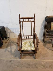 lot 8685 image: old rocking chair