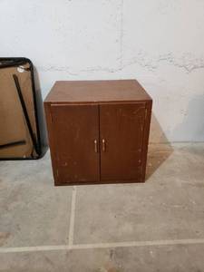 lot 8693 image: cabinet wadjustable shelves