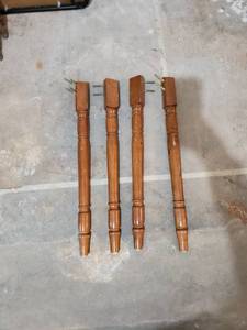 lot 8694 image: set 4 table legs