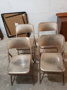 lot 8695 image: set 4 metal folding chairs