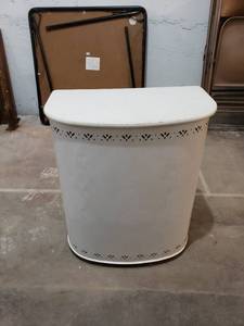lot 8697 image: retro metalwood top hampet