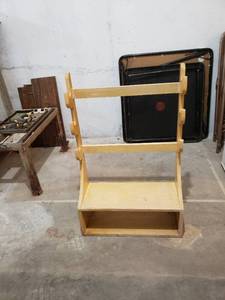 lot 8700 image: wood gun rack wshelf