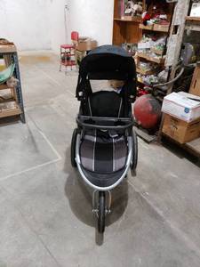 lot 8702 image: baby trend 3-wheel stroller like new