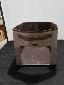 lot 8734 image: clear front Thirty One storage box