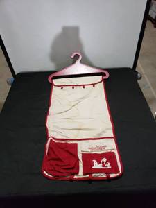 lot 8746 image: American girls accessory prganizer