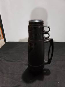 lot 8766 image: Aladdin thermos black