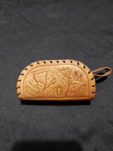 lot 8776 image: handmade leather coin purse