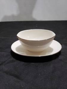 lot 8797 image: Noritake ivory China gravy boat