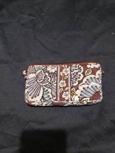 lot 8843 image: Vera Bradley case