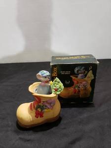 lot 8855 image: mouse music box NWB works
