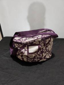 lot 8861 image: Thirty One crock pot carrier