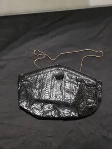 lot 8869 image: Lou Ran original lizard skin clutch purse