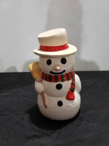 lot 8874 image: snowman cookie jar