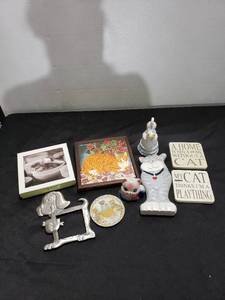 lot 8882 image: lot of catdog collectibles