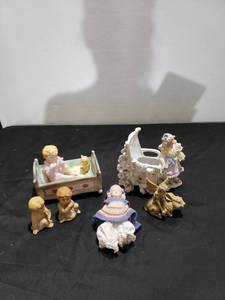 lot 8884 image: lot of old figures