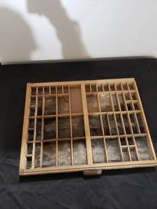 lot 8896 image: old typesetting tray