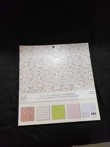 lot 8918 image: 12x12 scrapbook paper 48 sheet book