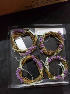 lot 8946 image: 20 sets 4 mini wreaths