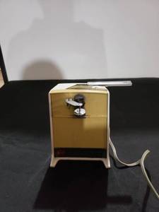 lot 8947 image: Hoover deluxe can opener works