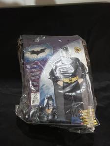 lot 8982 image: adult Batman costume