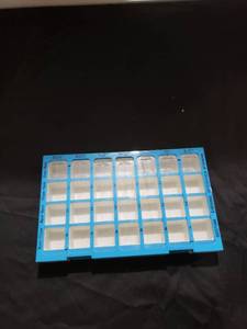lot 8985 image: large pill divider