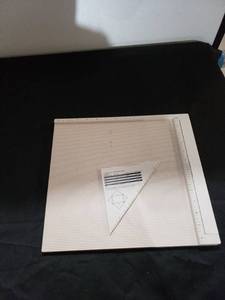 lot 8987 image: Martha Stewart envelopecard measuring board