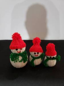 lot 8993 image: set 3 vintage snowmen
