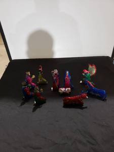 lot 9002 image: old tin nativity