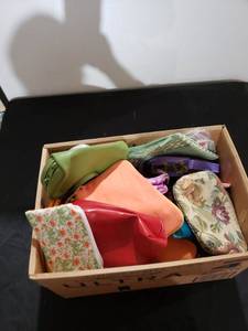 lot 9192 image: lot of make upaccessory bags