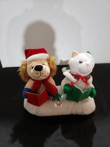 lot 9235 image: plush carolers works