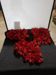 lot 9264 image: set 3 5 poinsettia garland