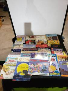 lot 9271 image: lot of Kids books