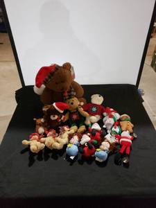 lot 9277 image: lot of Christmas plush