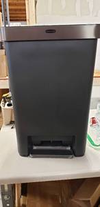 lot 1100240 image: Rubbermaid Premier Series IV Step-On Trash Can for Home and Kitchen, with Stainless Steel Lid, 12.4 Gallon, Charcoal