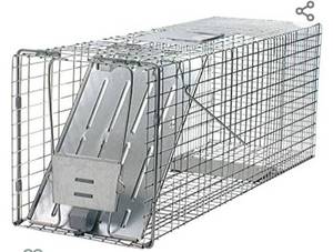 lot 1100285 image: Havahart 1079SR Large 1-Door Humane Catch and Release Live Animal Trap for Raccoons, Cats, Bobcats, Beavers, Small Dogs, Groundhogs, Opossums, Foxes, Armadillos, and Similar-Sized Animals