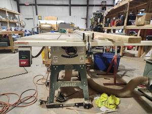 lot 29773 image: Grizzly Industrial G0444Z Table Saw