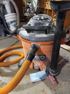 lot 29781 image: RIGID 12 GALLON 5.0 HP SHOP VAC