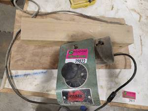 lot 29822 image: Vintage Bench Grinder Belsaw Machinery Company Model 550-1