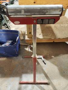 lot 29828 image: Skil Tablesaw RollerGuide